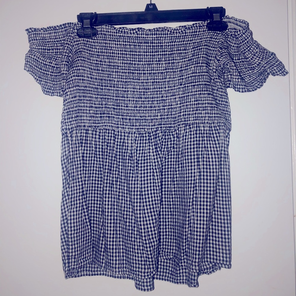 Old Navy Off-Shoulder Shirt Size M